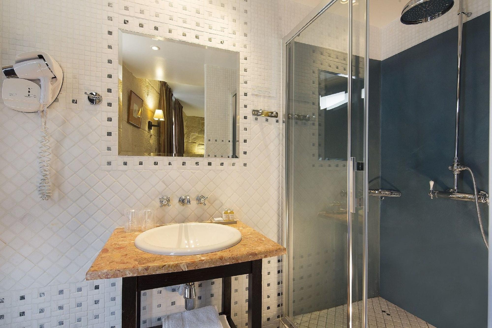 Hotel Europe Saint Severin-paris Notre Dame 3*